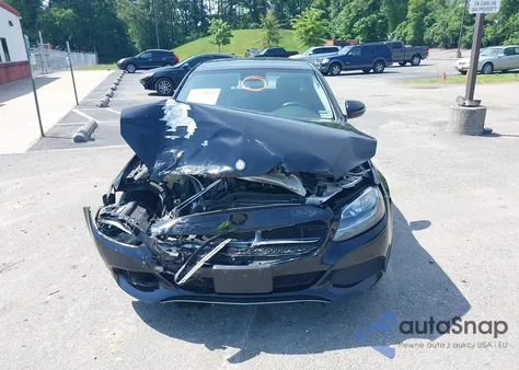 2016 Mercedes-Benz C 300 4Matic/Luxury 4Matic/Sport 4Matic from USA, damaged, VIN 55SWF4KB4GU144465